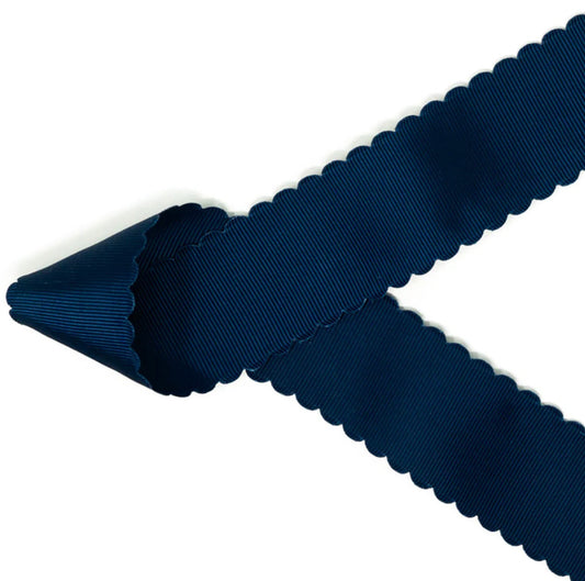 navy scallop bow