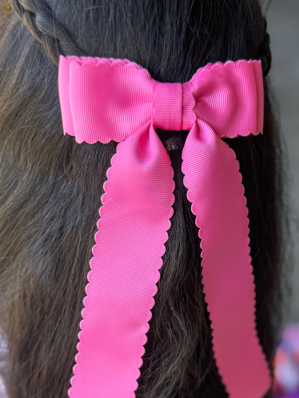 hot pink scalloped
