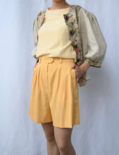 Load image into Gallery viewer, The flower Trachten blouse
