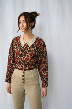 Load image into Gallery viewer, The lace collar blouse
