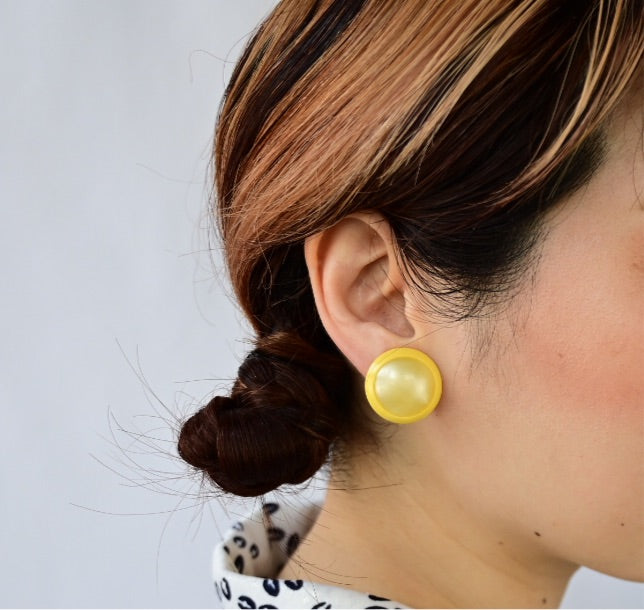 The yellow clip earrings