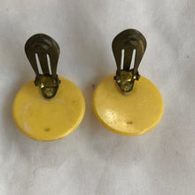 Load image into Gallery viewer, The yellow clip earrings
