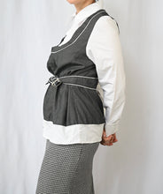 Load image into Gallery viewer, The blouse and vest in one
