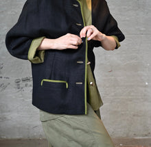 Load image into Gallery viewer, The linen hiker man jacket
