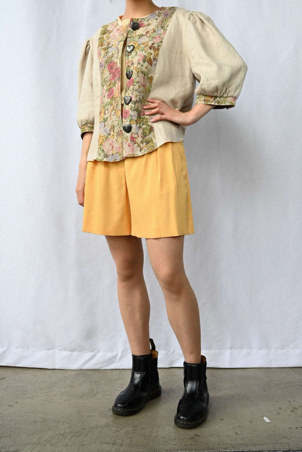 The flower Trachten blouse