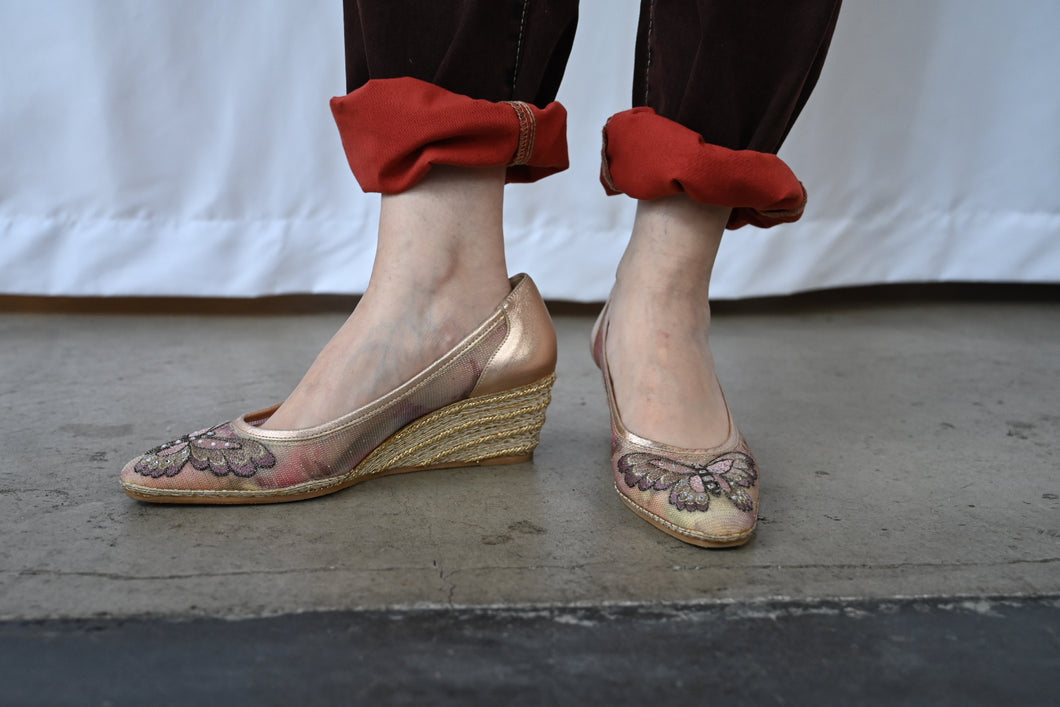 The mesh pink butterfly wedges