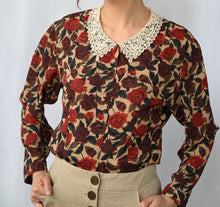 Load image into Gallery viewer, The lace collar blouse
