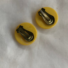 Load image into Gallery viewer, The yellow clip earrings
