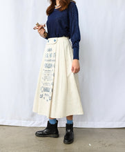 Load image into Gallery viewer, The linen skirt with print
