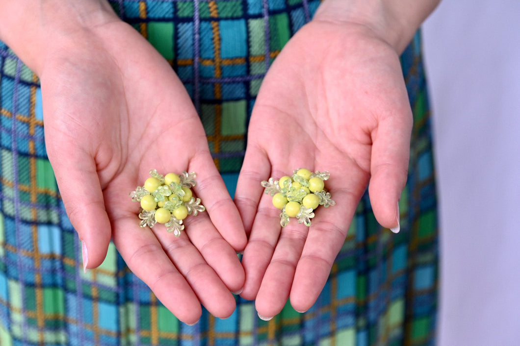 The lemongrass green clip earrings