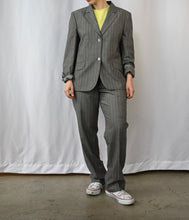 Load image into Gallery viewer, The grey pin striped pants suit
