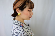 Load image into Gallery viewer, The yellow clip earrings
