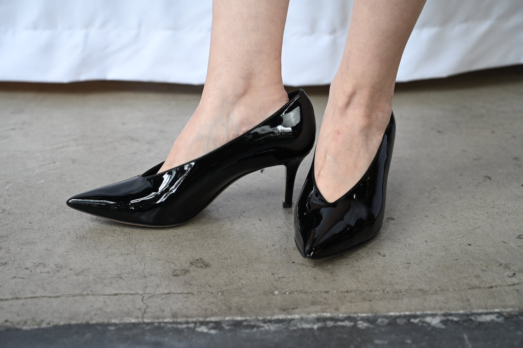 The black pointy heels