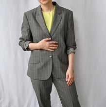 Load image into Gallery viewer, The grey pin striped pants suit
