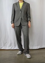 Load image into Gallery viewer, The grey pin striped pants suit
