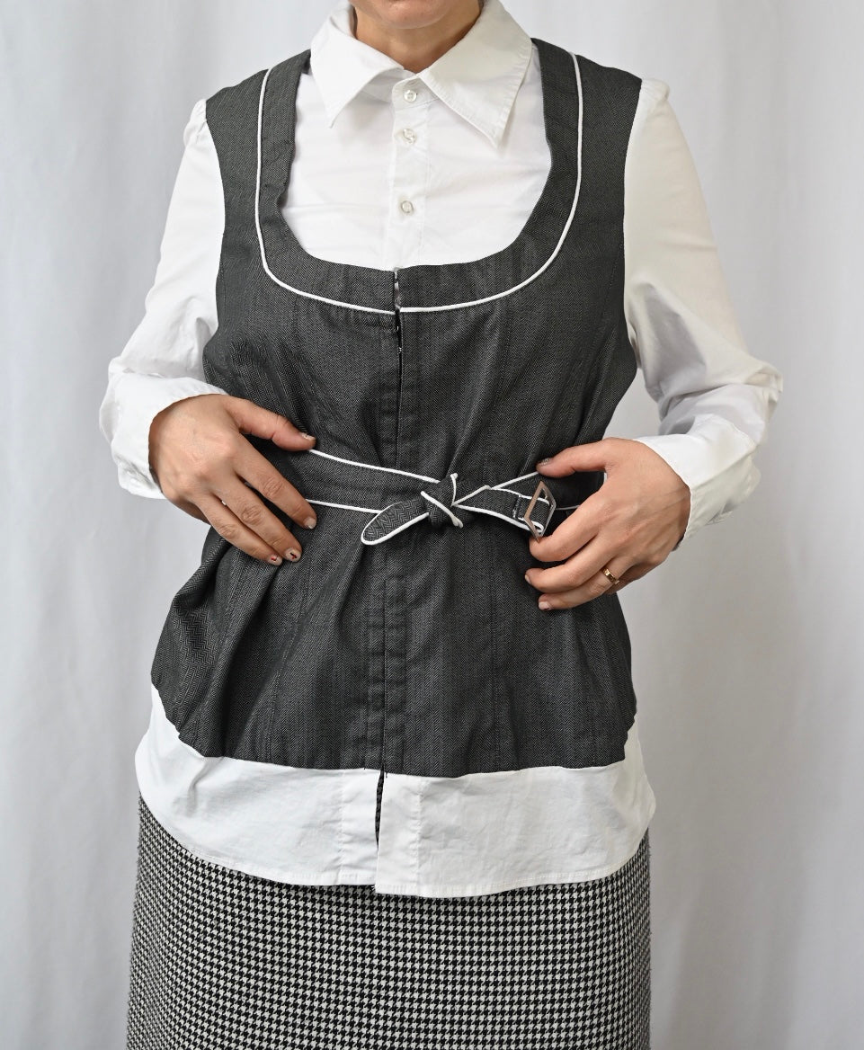 The blouse and vest in one