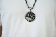 Load image into Gallery viewer, The big dragon necklace
