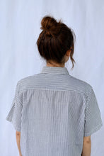 Load image into Gallery viewer, The striped flower stitching blouse
