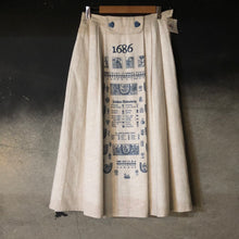 Load image into Gallery viewer, The linen skirt with print
