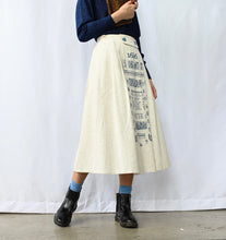 Load image into Gallery viewer, The linen skirt with print
