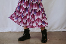 Load image into Gallery viewer, The purple dress with belt
