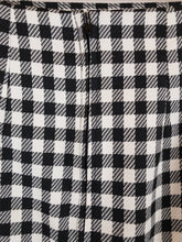 Load image into Gallery viewer, The black/white check mini skirt
