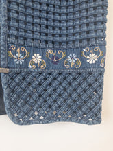 Load image into Gallery viewer, The denim vest with flower stitching
