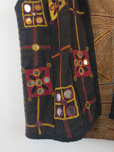 Load image into Gallery viewer, The ethnic vest w/ small mirrors
