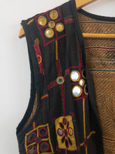 Load image into Gallery viewer, The ethnic vest w/ small mirrors
