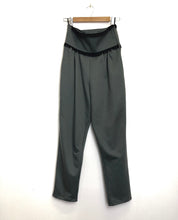 Load image into Gallery viewer, The 80s UK grey top/pants set
