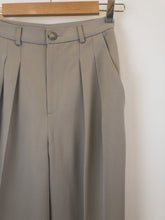 Load image into Gallery viewer, The beige high waist slacks
