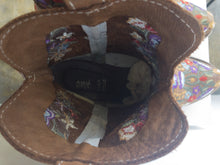 Load image into Gallery viewer, The cowboy boots w/ stitching
