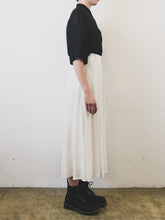 Load image into Gallery viewer, The vintage midi off-white skirt
