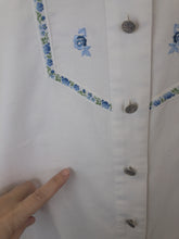 Load image into Gallery viewer, The white Austrian cotton mix blouse / blue stitching
