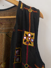 Load image into Gallery viewer, The ethnic vest w/ small mirrors
