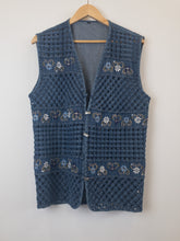 Load image into Gallery viewer, The denim vest with flower stitching
