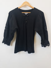 Load image into Gallery viewer, The black cotton crochet top
