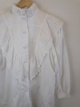 Load image into Gallery viewer, The 90s/2000s lace blouse
