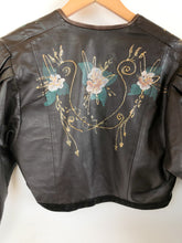 Load image into Gallery viewer, The unique 80s short leather jacket
