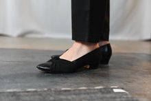 Load image into Gallery viewer, The vintage black ribbon shoes
