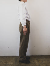 Load image into Gallery viewer, The khaki linen mix pants
