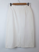 Load image into Gallery viewer, The white denim skirt with pockets
