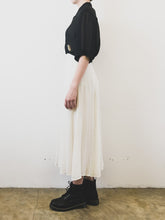 Load image into Gallery viewer, The vintage midi off-white skirt
