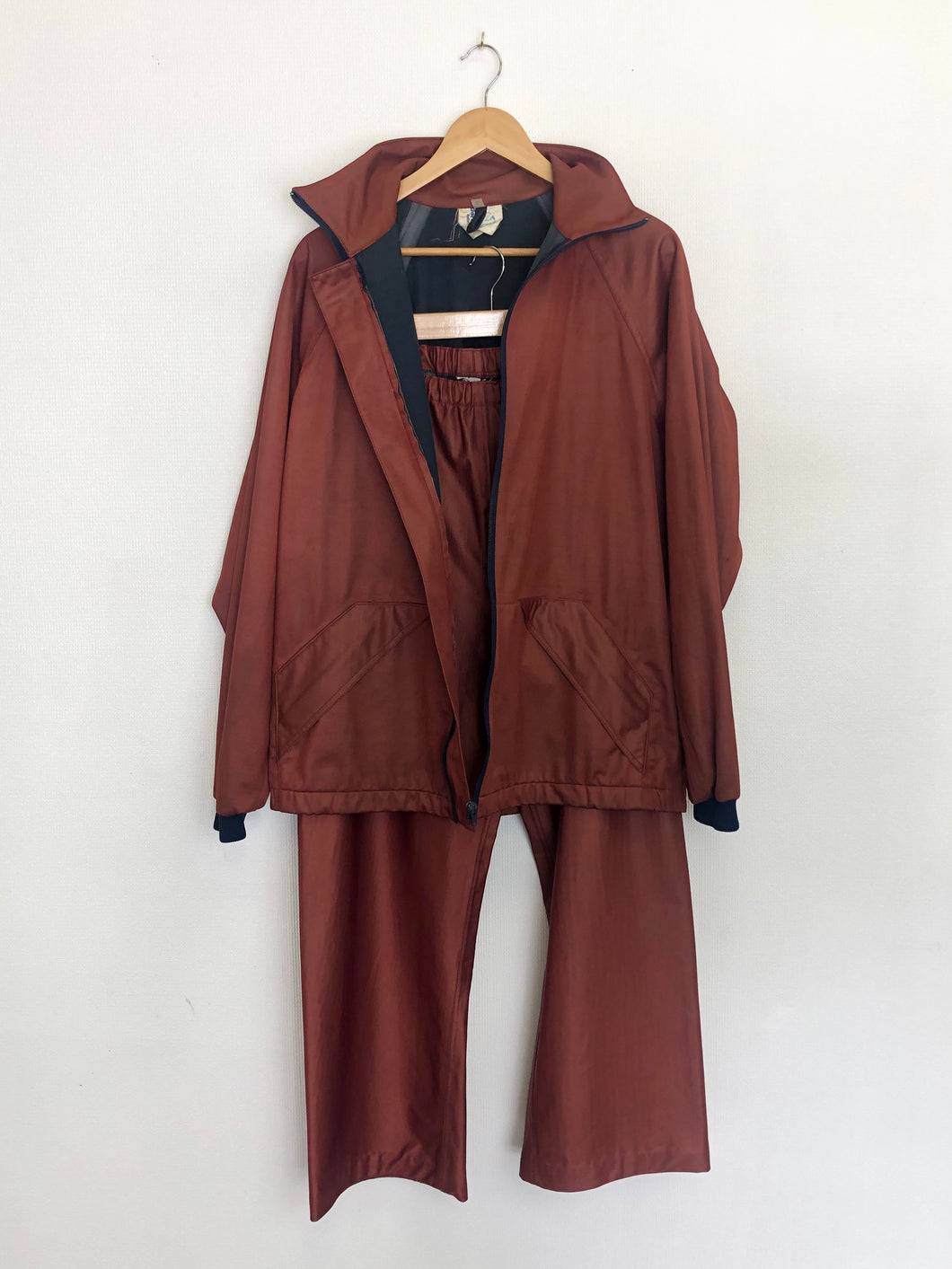 The vintage Gore Tex treck suit