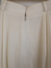 Load image into Gallery viewer, The vintage midi off-white skirt
