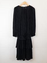 Load image into Gallery viewer, The black 20s style dress
