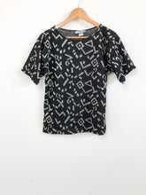 Load image into Gallery viewer, The black silver abstract pattern knit top
