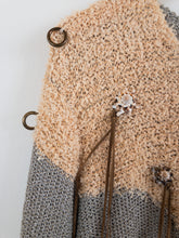 Load image into Gallery viewer, The grey knit sweater with shells and fringes
