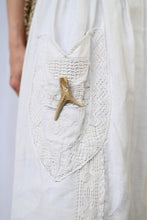 Load image into Gallery viewer, The white long Trachten skirt
