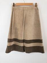 Load image into Gallery viewer, The 70s/80s retro beige suede A-line skirt
